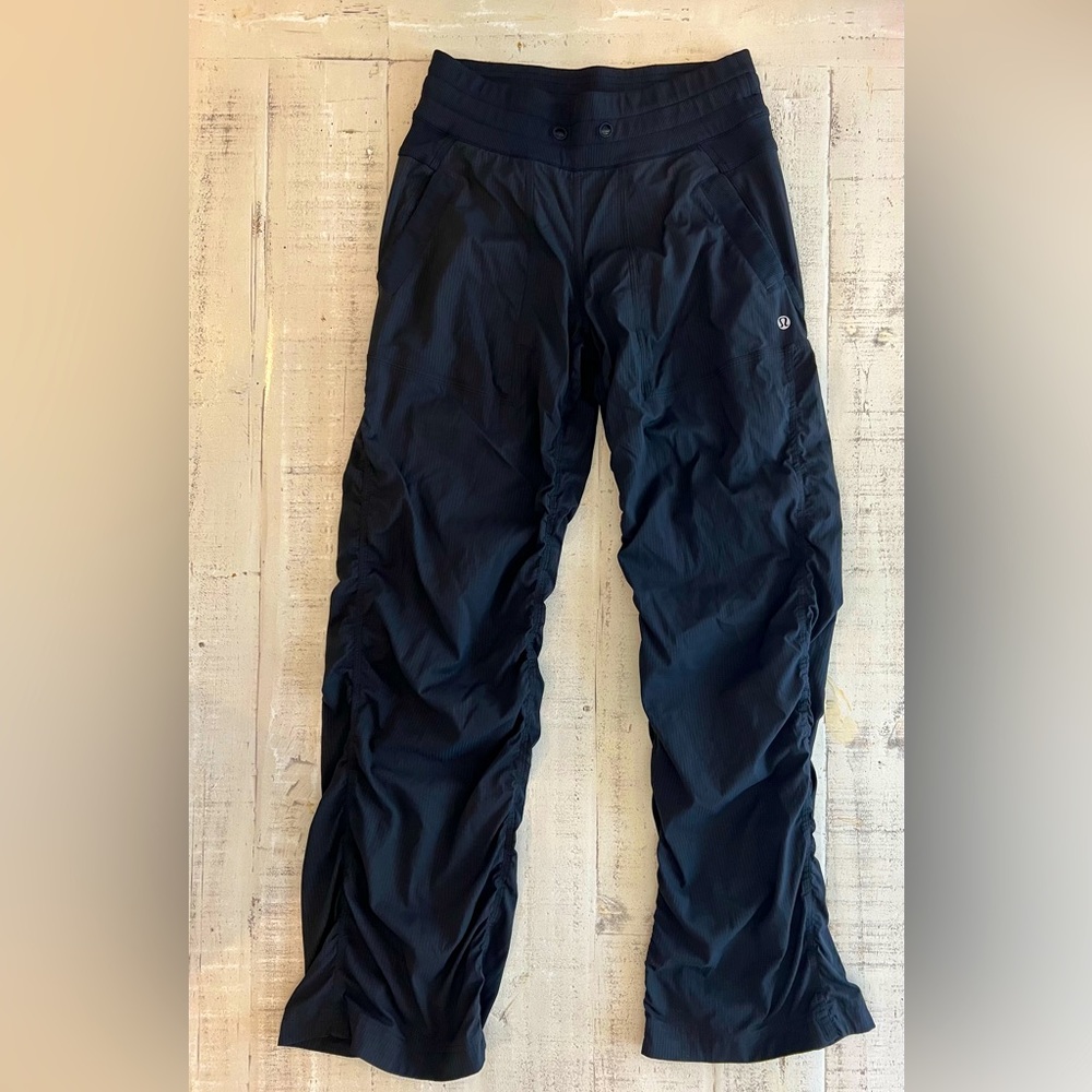 Lululemon dance studio pant ~ size 4 SHORT ~ black